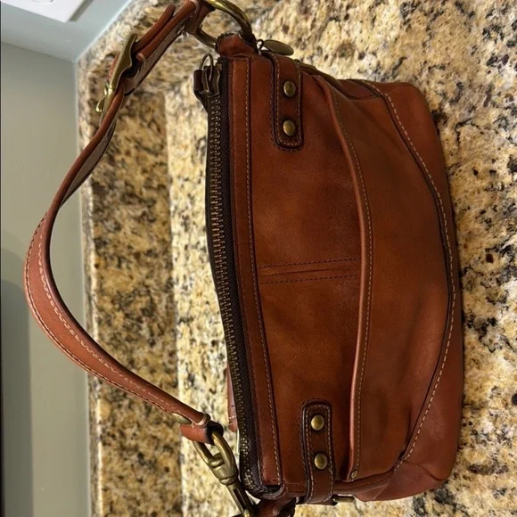 Coach Tan Leather Shoulder Bag with Brass Accents - Picture 3 of 8